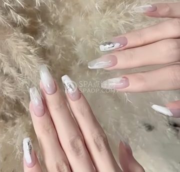 五月美甲(金锣湾商业中心A座店)